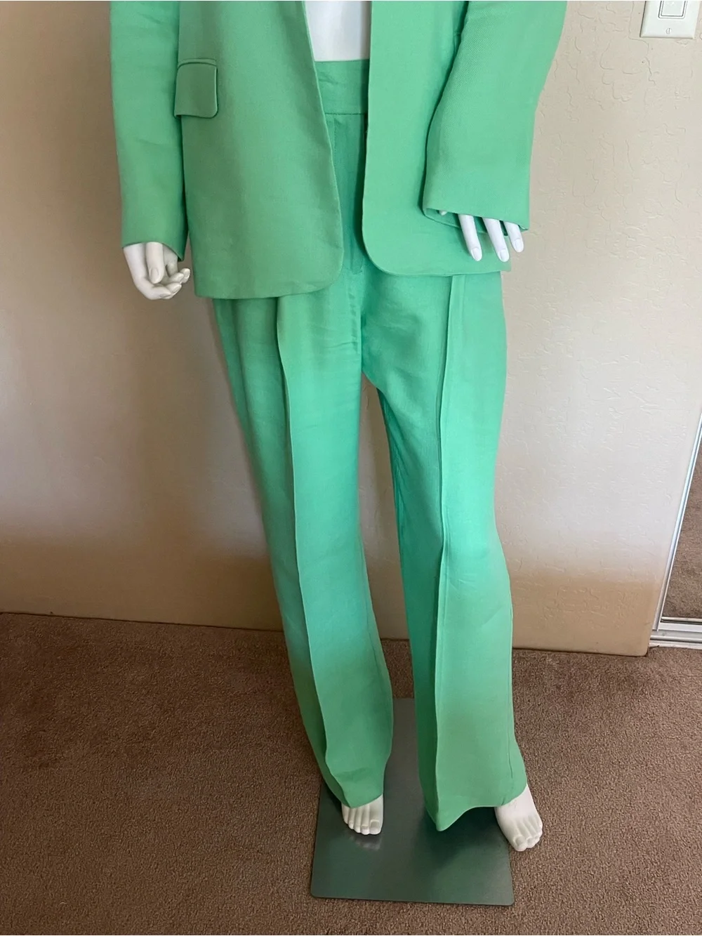 Reiss Mint Green Tailored Blazer and Wide-Leg Pants Set - blazer 8, pant 6 - Picture 12 of 16